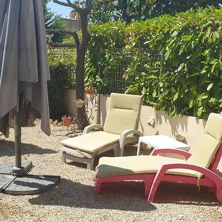 T2 Cyr Sur Proche De La Apartment *